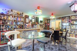 Bar/Entertaining Room- click for photo gallery